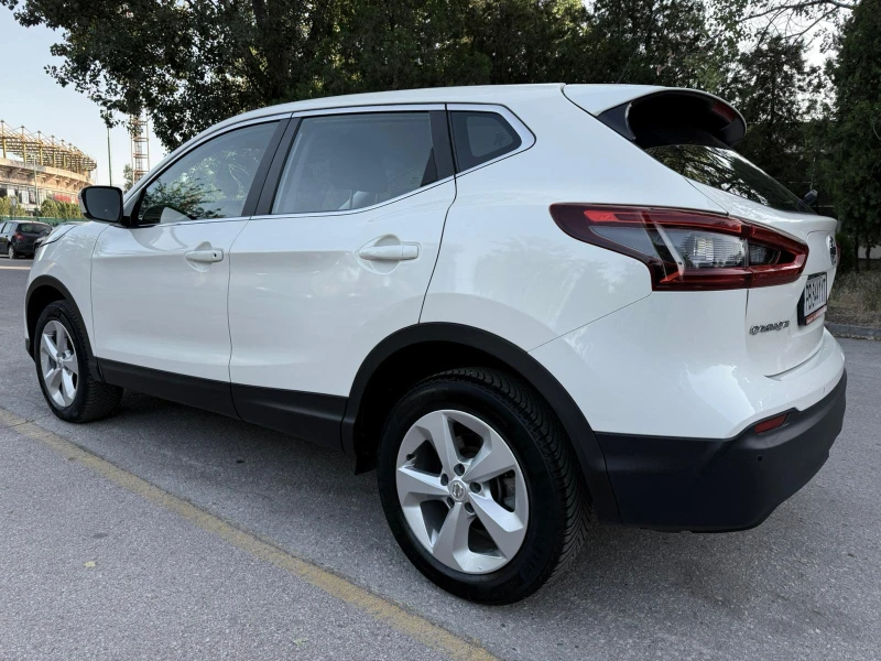 Nissan Qashqai 1.5 DCI ОмниКар като нова, снимка 4 - Автомобили и джипове - 50964588