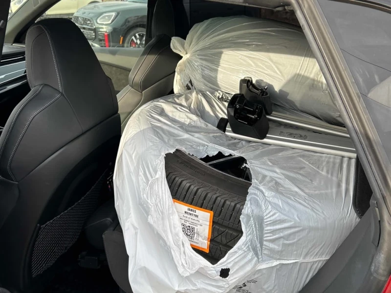 Audi SQ8 2021 4.0 TFSI quattro * CARFAX * БЕЗ ПЪРВОНАЧАЛНА, снимка 16 - Автомобили и джипове - 52896380