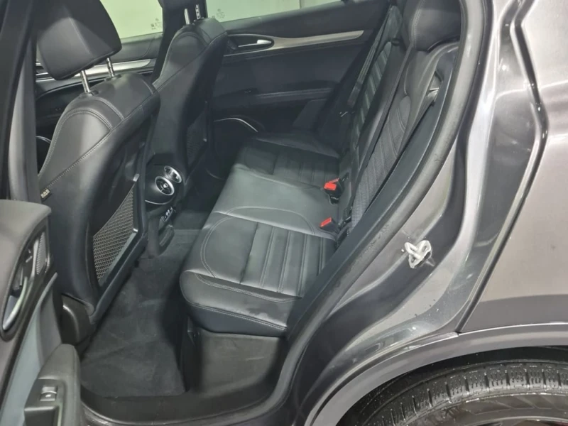 Alfa Romeo Stelvio * VELOCE * CARFAX * БЕЗ ПЪРВОНАЧАЛНА ВНОСКА, снимка 12 - Автомобили и джипове - 53253541