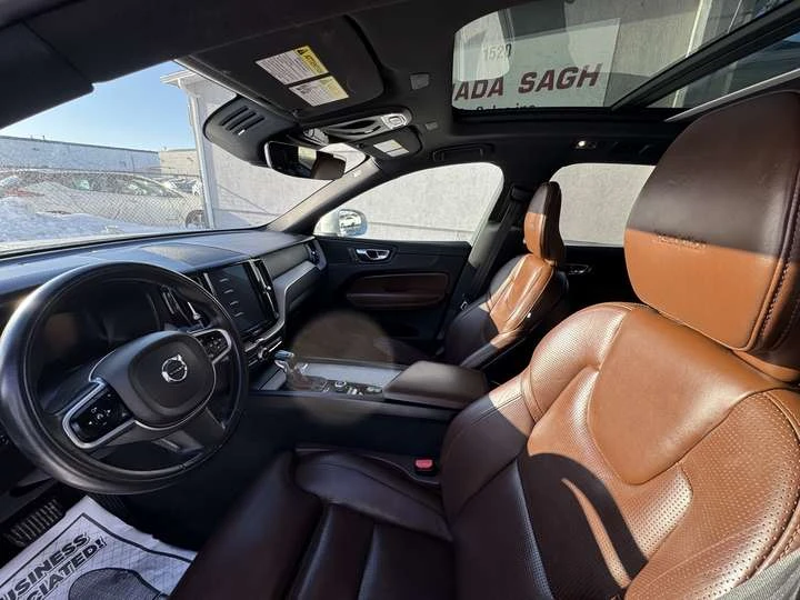 Volvo XC60 NAVI/APPLECARPLAY/PANO SUNROOF/F+ R HEATED SEATS/B - изображение 7