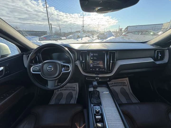 Volvo XC60 NAVI/APPLECARPLAY/PANO SUNROOF/F+ R HEATED SEATS/B - изображение 9