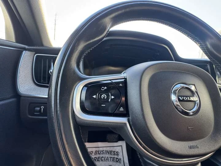 Volvo XC60 NAVI/APPLECARPLAY/PANO SUNROOF/F+ R HEATED SEATS/B, снимка 11 - Автомобили и джипове - 53595375