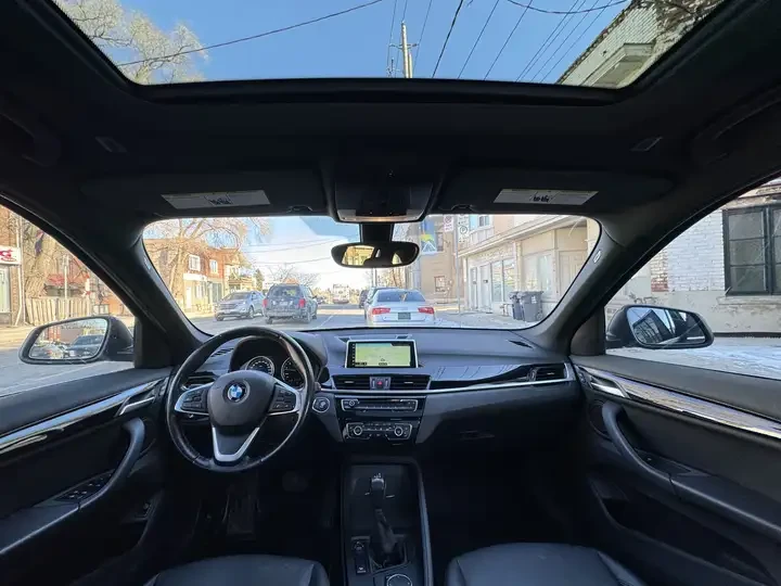 BMW X1 HeadUp * Pano * АвтоКредит * (ЦЕНА ДО БГ), снимка 9 - Автомобили и джипове - 54946390