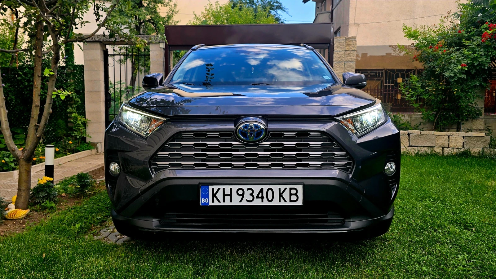 Toyota Rav4 4x4 hybrid FULL LED LASER 222HP, снимка 1