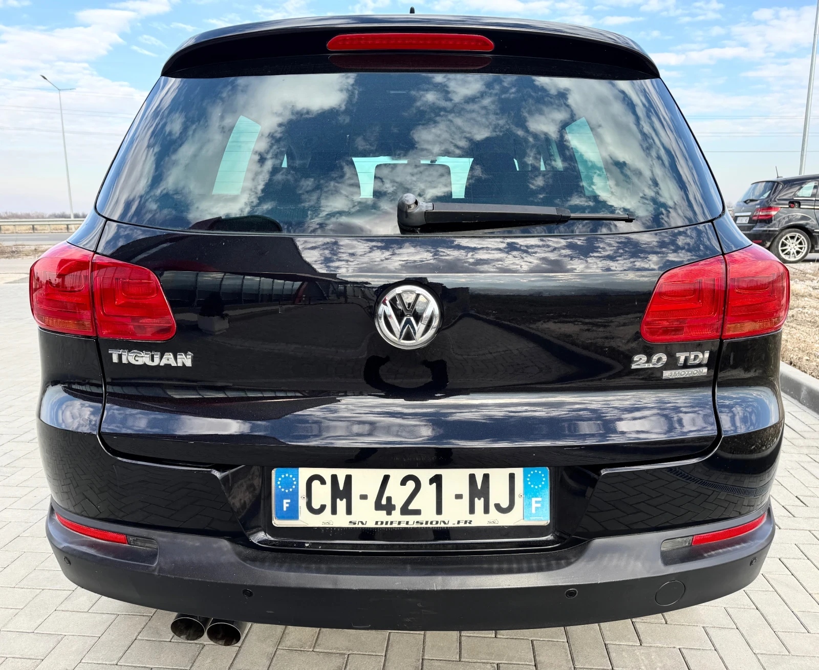 VW Tiguan 2.0 TDI 4MOTION / AVTOMAT / NAVI / PARKTRONIC  - изображение 7