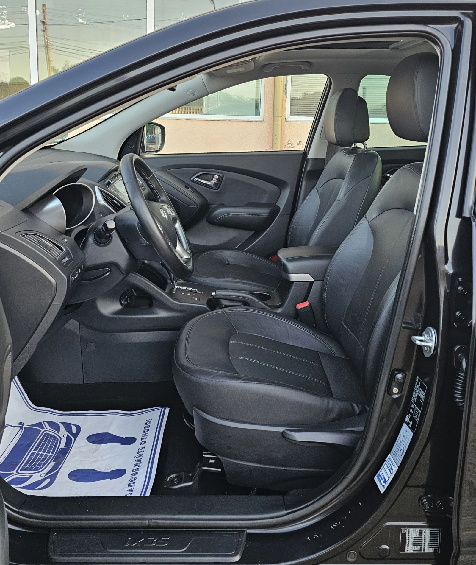Hyundai IX35 2.0 CRDI 4WD 185к.с. Premuim KeylessGo Панорама - изображение 6