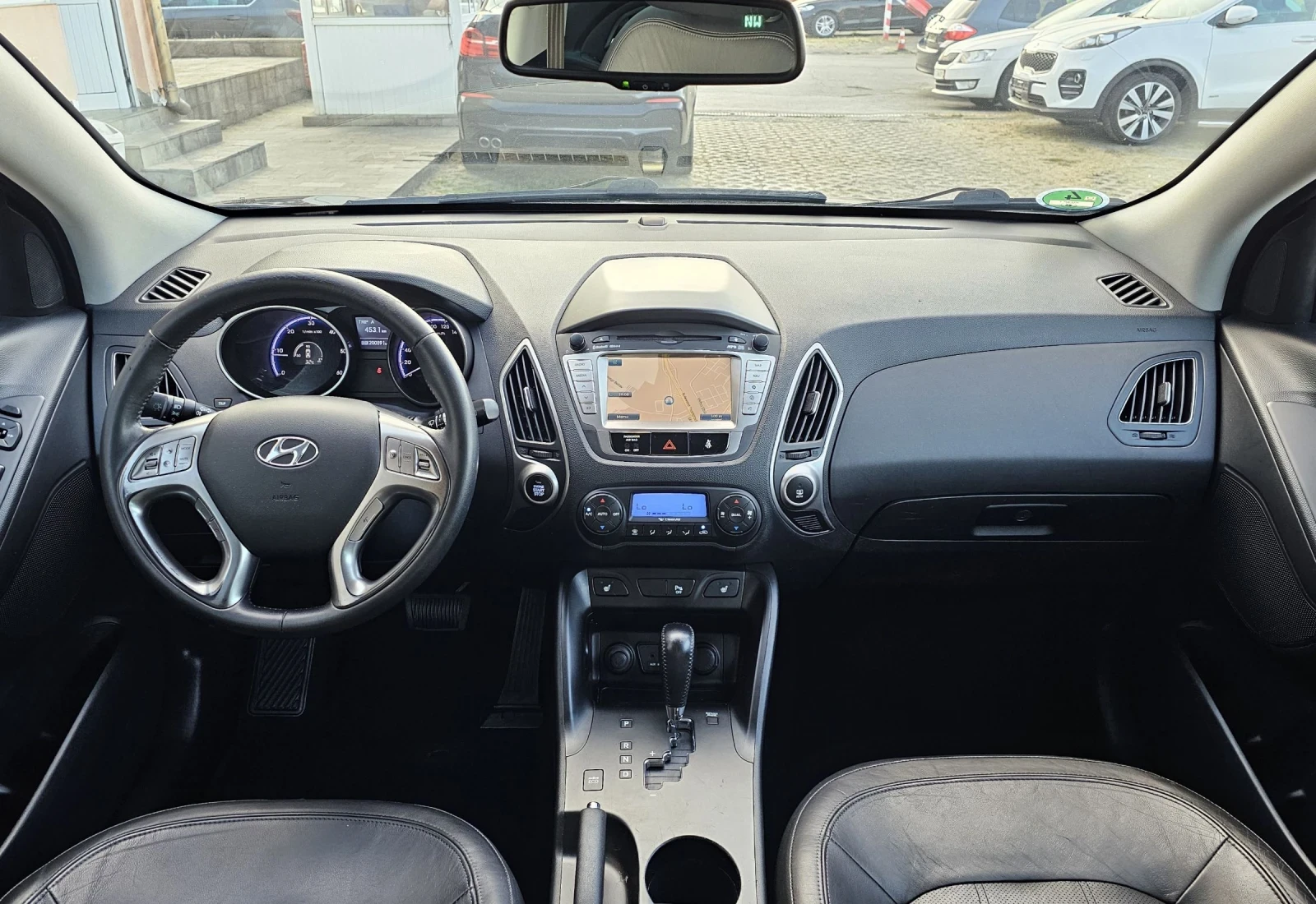 Hyundai IX35 2.0 CRDI 4WD 185к.с. Premuim KeylessGo Панорама - изображение 9