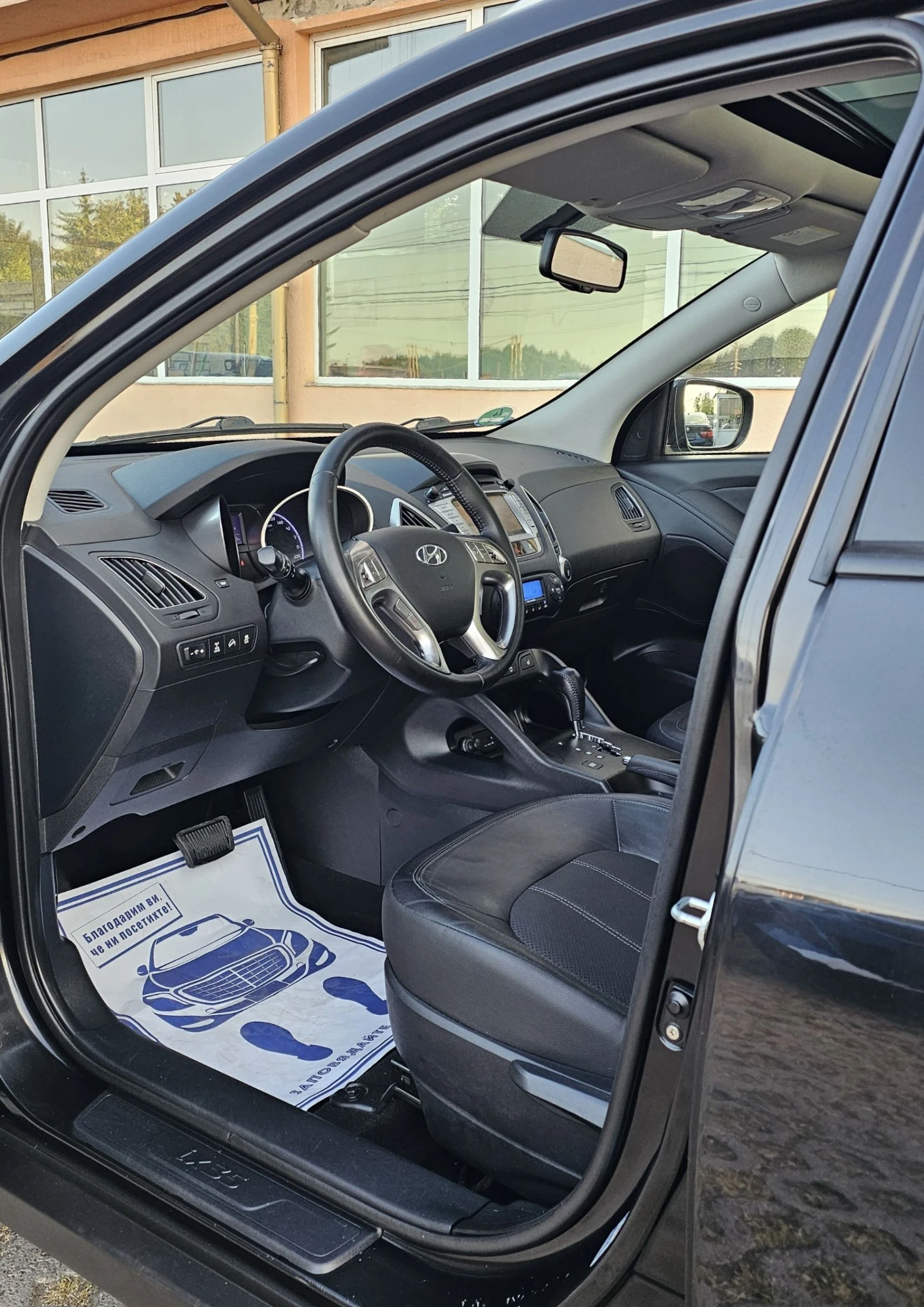 Hyundai IX35 2.0 CRDI 4WD 185к.с. Premuim KeylessGo Панорама - изображение 5