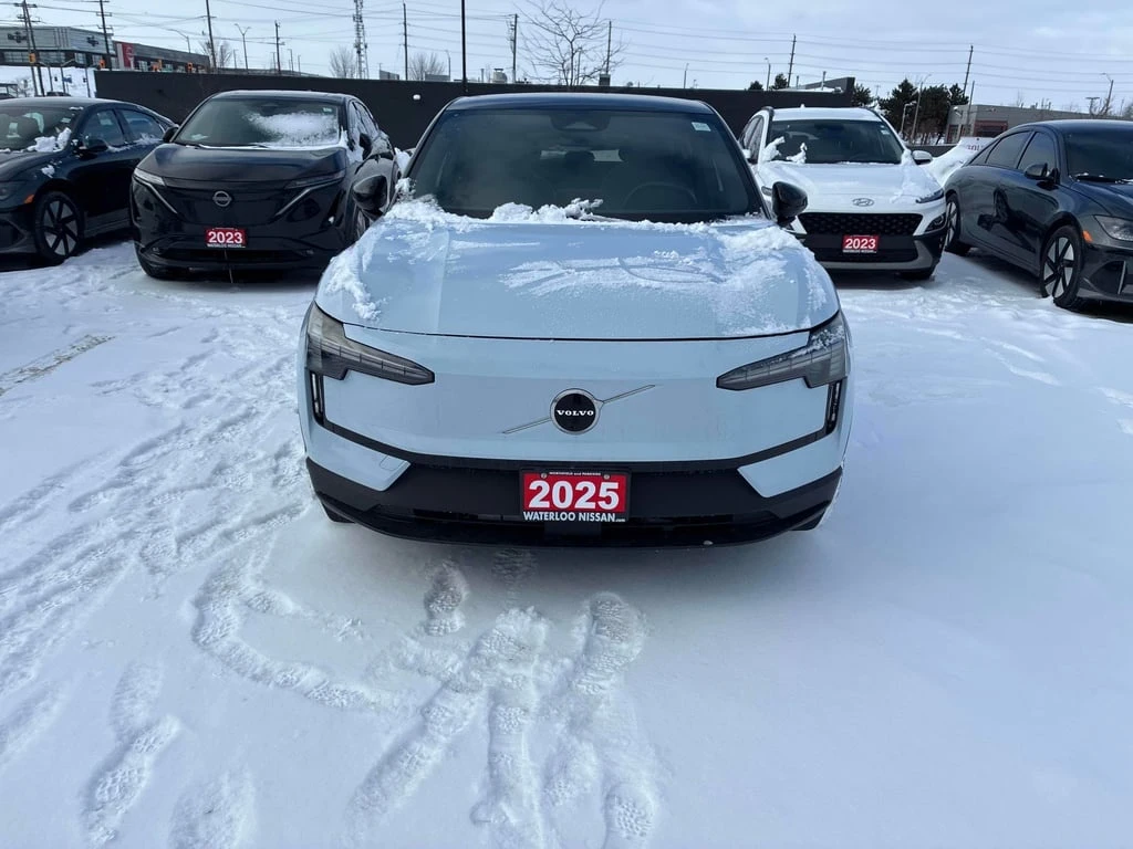 Volvo EX30 Ultra| Sunroof | Heated Seats | Keyless - изображение 5