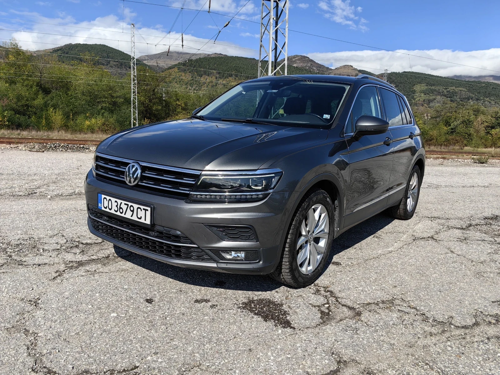 VW Tiguan Highline, full led matrix, Ambient lighting, снимка 2 - Автомобили и джипове - 54444854