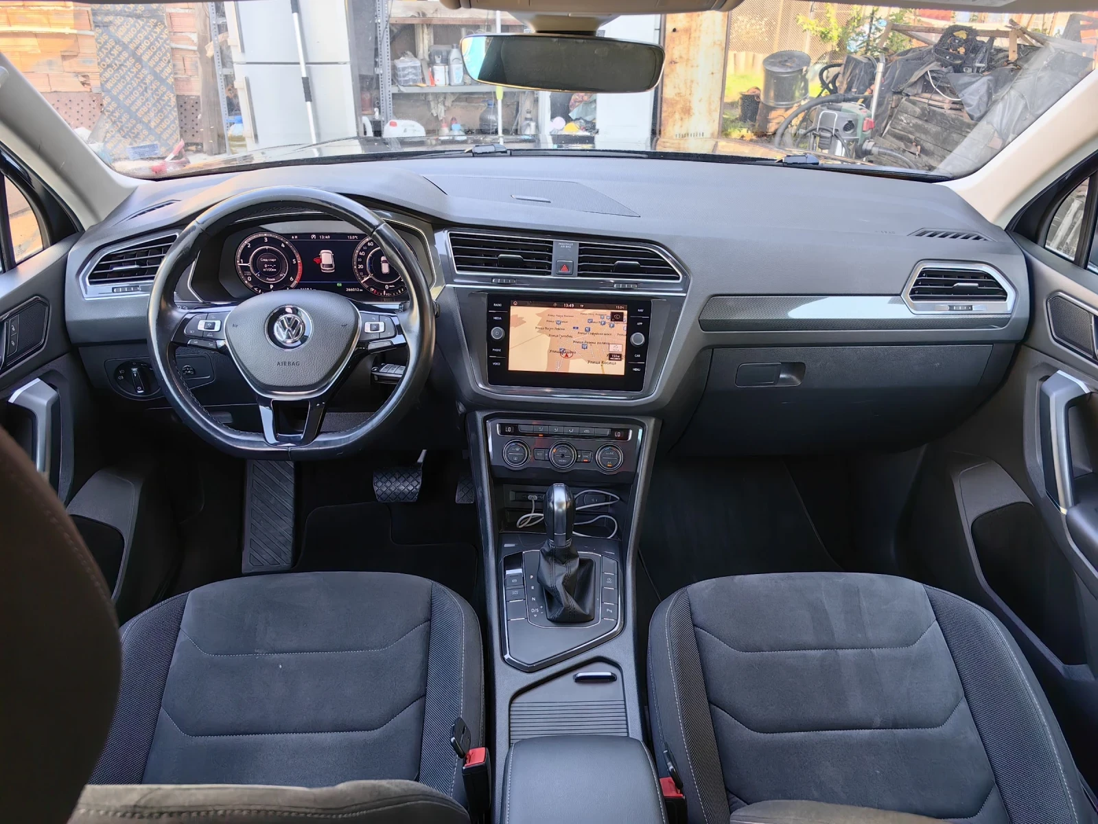 VW Tiguan Highline, full led matrix, Ambient lighting, снимка 12 - Автомобили и джипове - 54444854