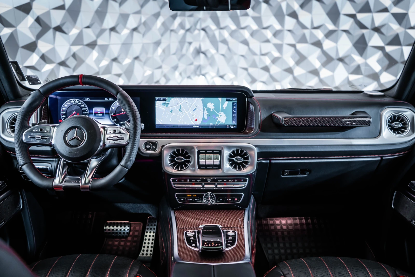 Mercedes-Benz G 63 AMG Edition 1* Carbon* Pano* Burmester, снимка 11 - Автомобили и джипове - 54503715