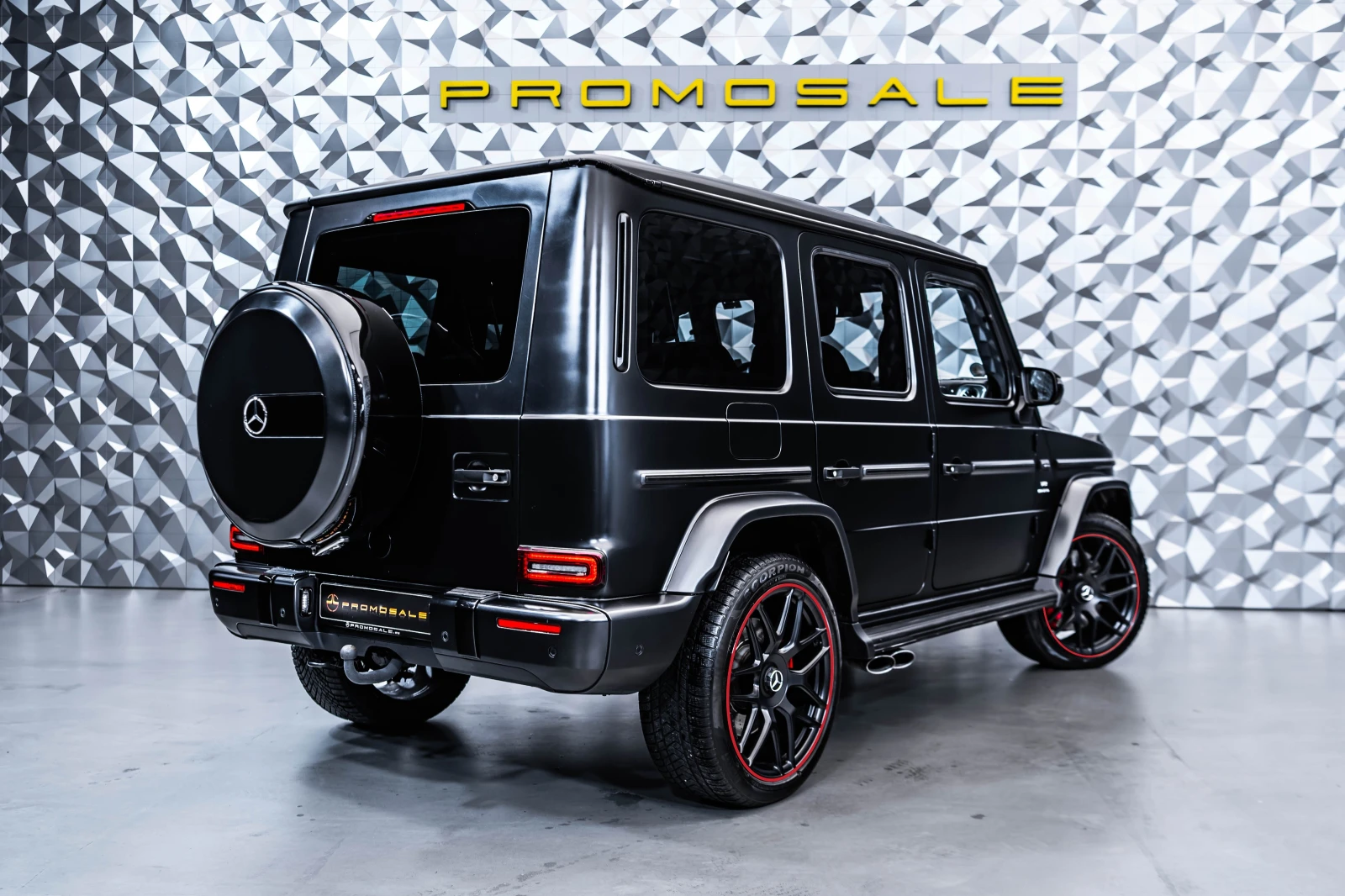 Mercedes-Benz G 63 AMG Edition 1* Carbon* Pano* Burmester, снимка 4 - Автомобили и джипове - 54503715