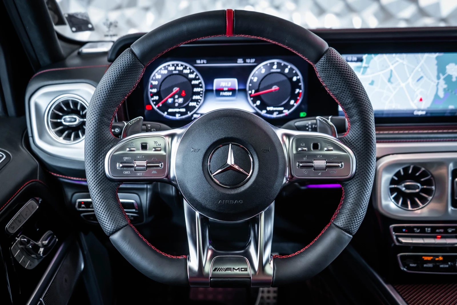 Mercedes-Benz G 63 AMG Edition 1* Carbon* Pano* Burmester, снимка 10 - Автомобили и джипове - 54503715