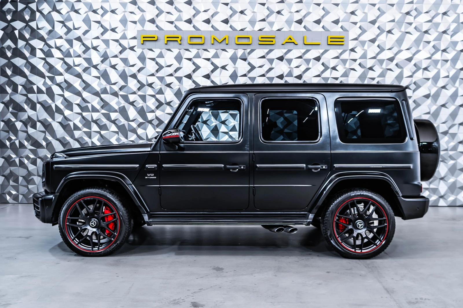 Mercedes-Benz G 63 AMG Edition 1* Carbon* Pano* Burmester, снимка 3 - Автомобили и джипове - 54503715