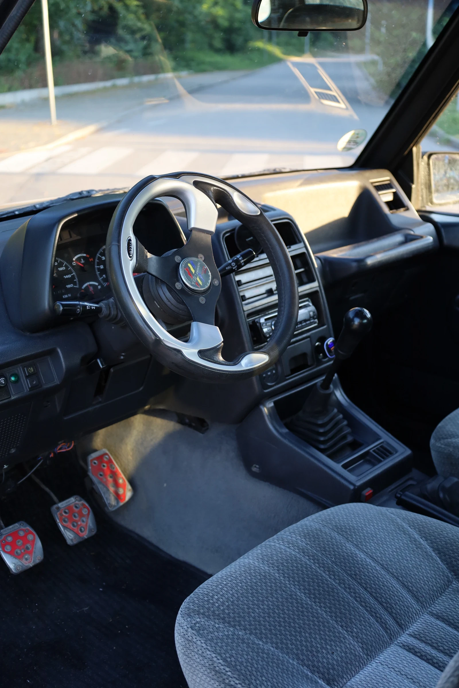 Suzuki Vitara 1.6 Газ/Бензин, снимка 9 - Автомобили и джипове - 55304615