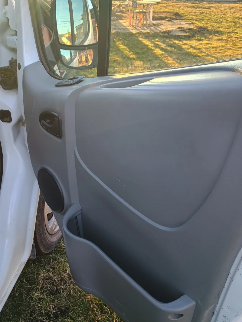 Renault Trafic 1.9, снимка 4 - Бусове и автобуси - 49392945