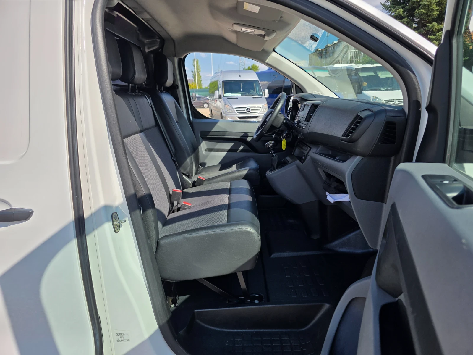 Toyota Proace 1.5D 120k.c UNIKAT ITALIA EURO 6B  - изображение 9