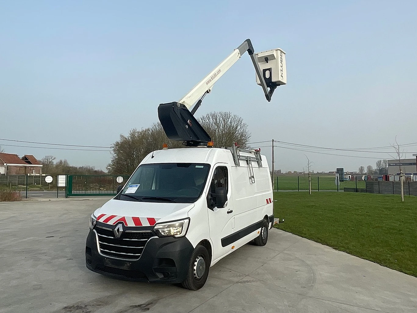 Renault Master  145.35 L2H2 AВТОВИШКА, снимка 2 - Бусове и автобуси - 53748565