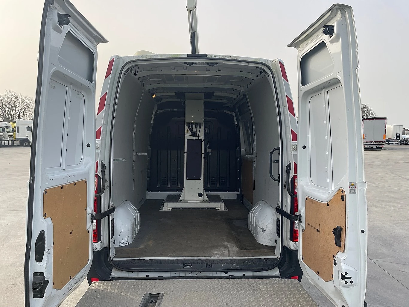 Renault Master  145.35 L2H2 AВТОВИШКА, снимка 8 - Бусове и автобуси - 53748565