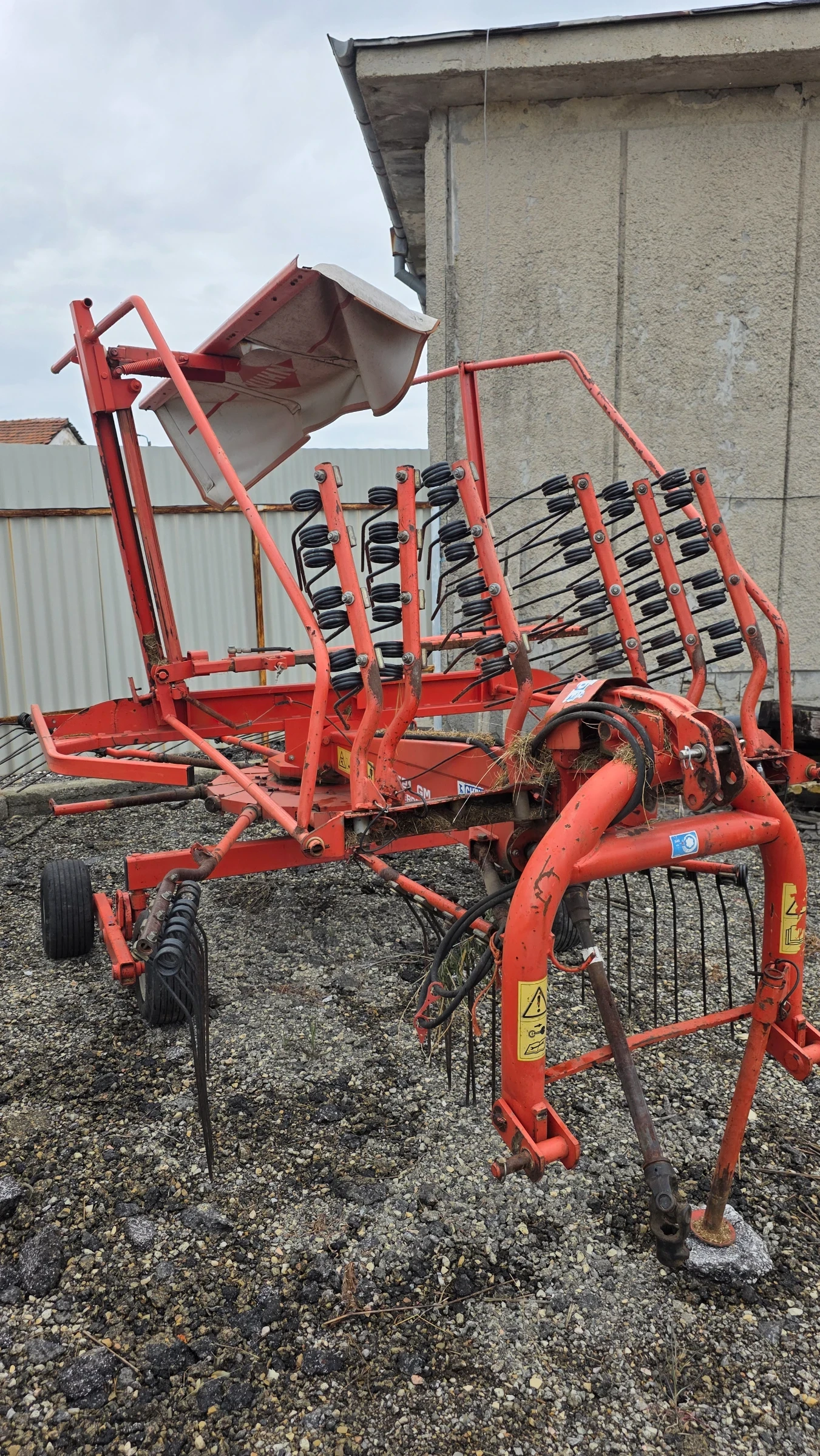 Сенообръщачка KUHN Ga4521gm, снимка 4 - Селскостопанска техника - 54878649