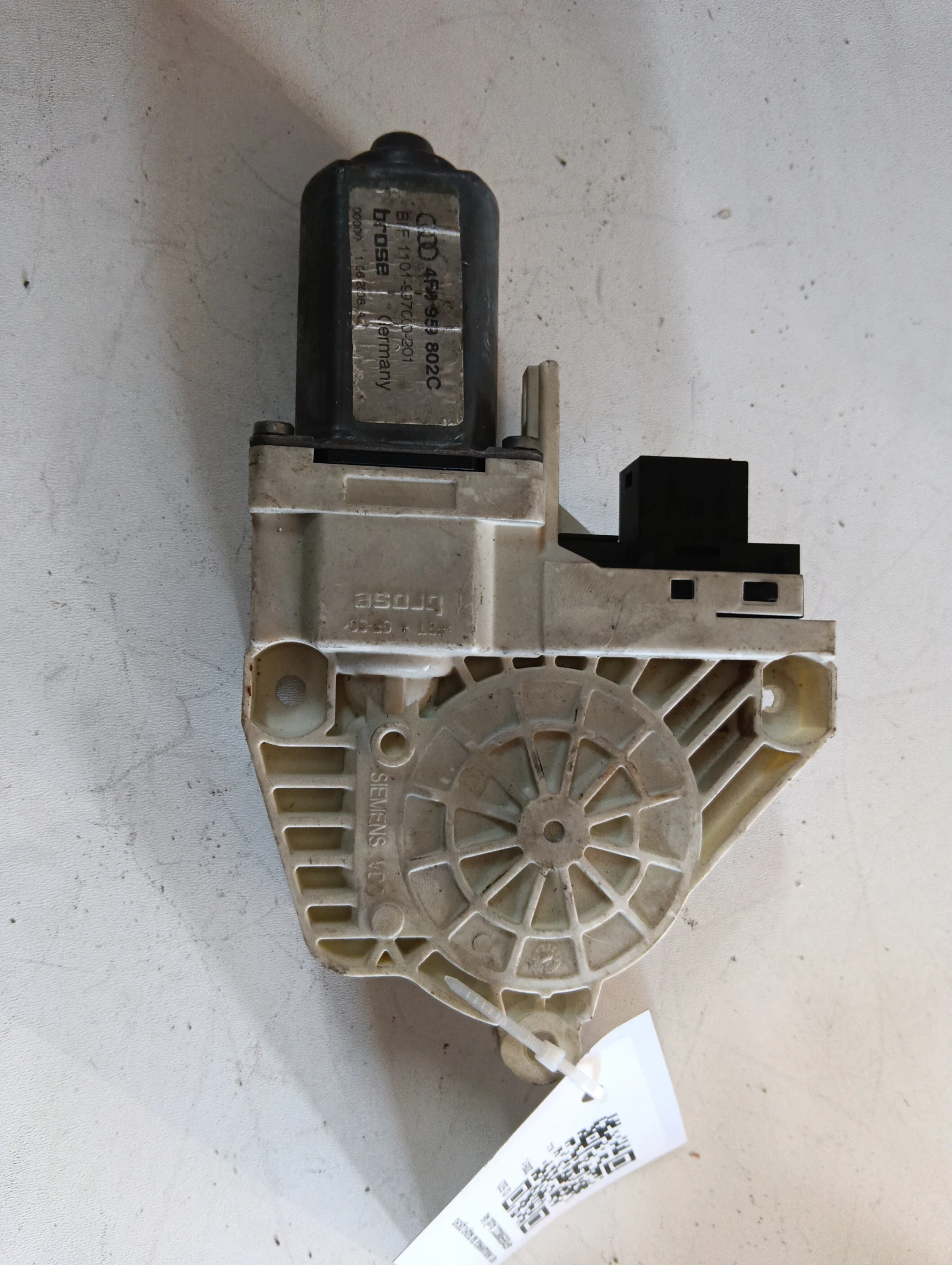 ел.машинка за задно дясно 4F0959802C Audi A6
