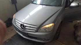 Mercedes-Benz C 220 2.2, снимка 2