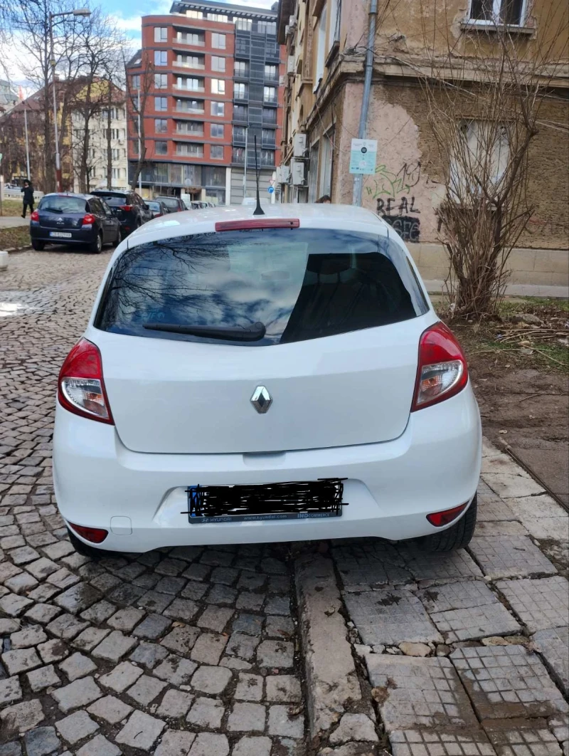 Renault Clio, снимка 2 - Автомобили и джипове - 48270582