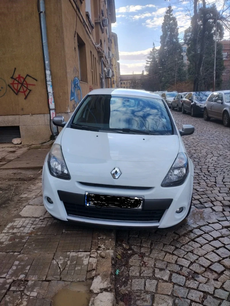 Renault Clio, снимка 1 - Автомобили и джипове - 48270582