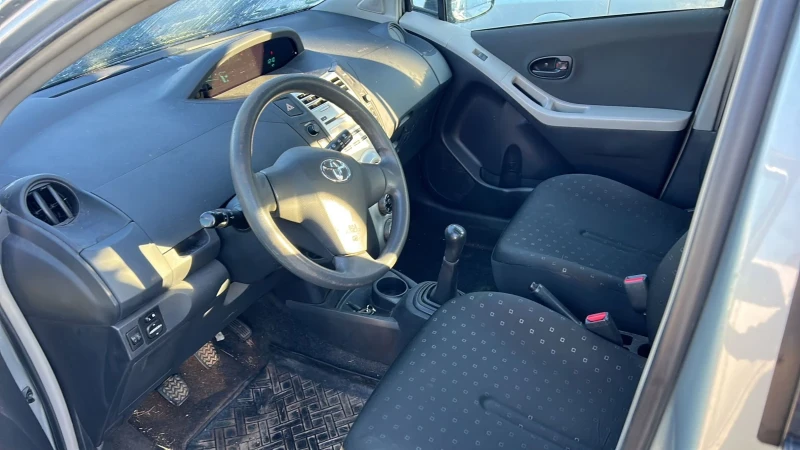 Toyota Yaris, снимка 5 - Автомобили и джипове - 48298763