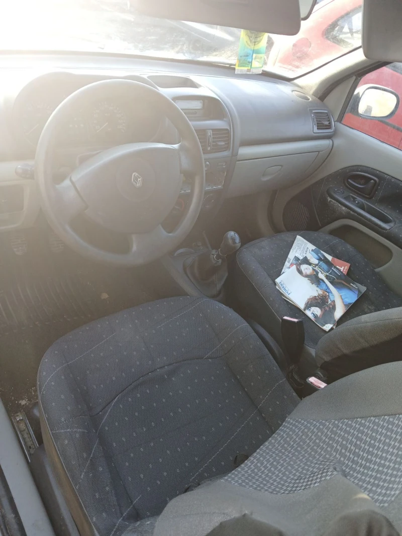 Renault Clio, снимка 3 - Автомобили и джипове - 48568555