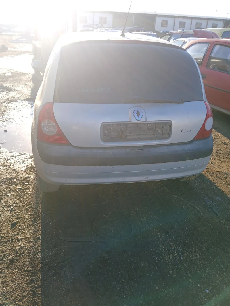 Renault Clio, снимка 2 - Автомобили и джипове - 48568555