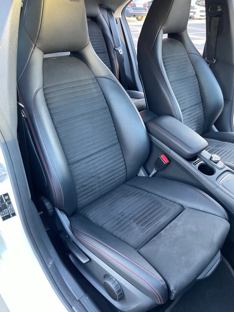 Mercedes-Benz CLA 220 AMG-pack / 4Matic , снимка 11 - Автомобили и джипове - 52598061