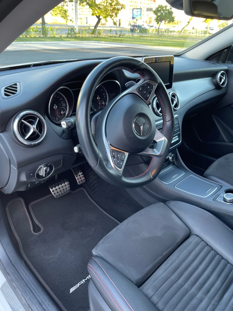 Mercedes-Benz CLA 220 AMG-pack / 4Matic , снимка 9 - Автомобили и джипове - 52598061