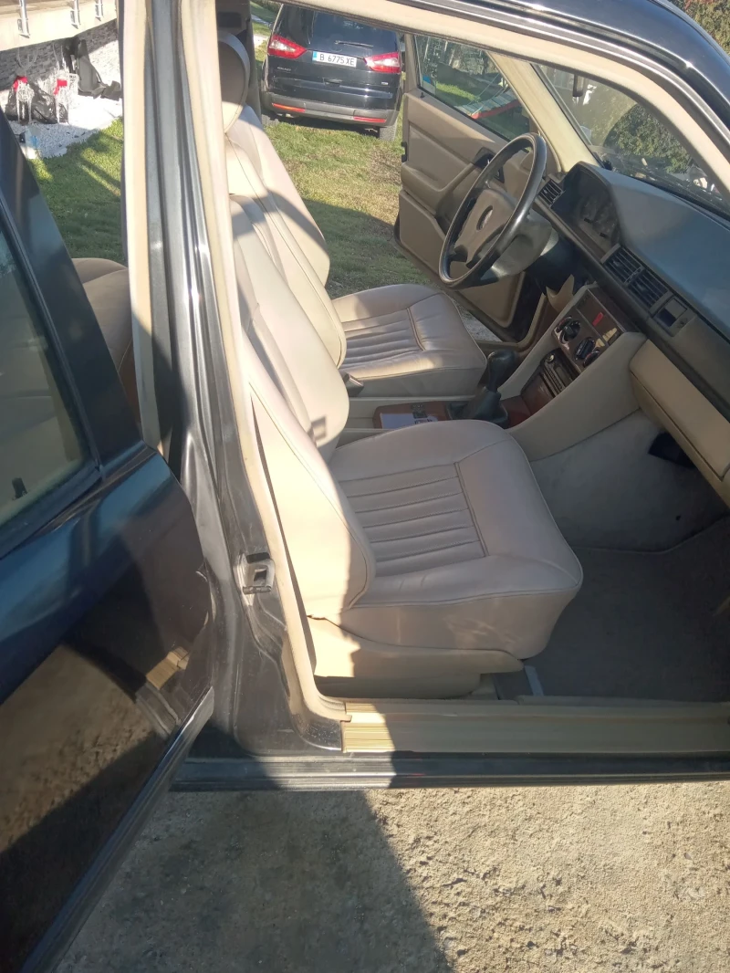 Mercedes-Benz 124 200 E, снимка 9 - Автомобили и джипове - 52908692