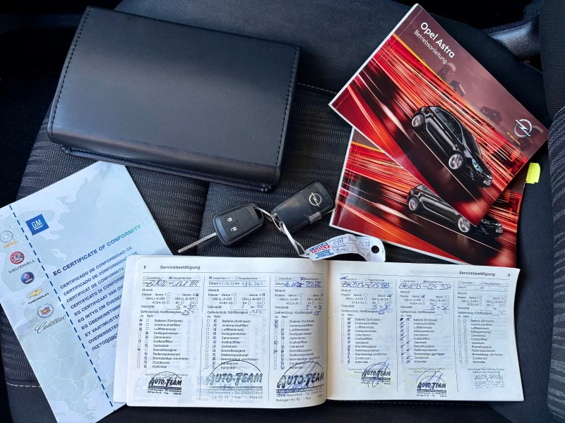 Opel Astra 1.7 CDTi 2012, снимка 16 - Автомобили и джипове - 53360456