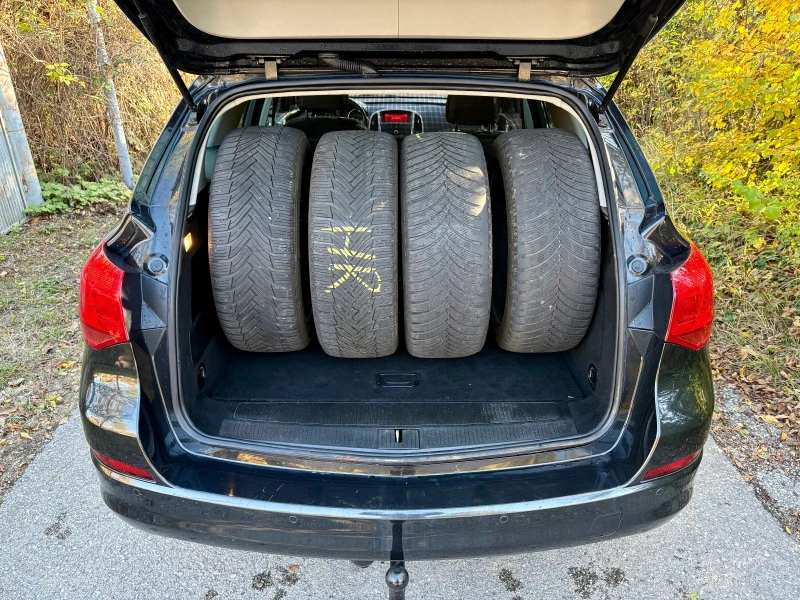 Opel Astra 1.7 CDTi 2012, снимка 7 - Автомобили и джипове - 53360456