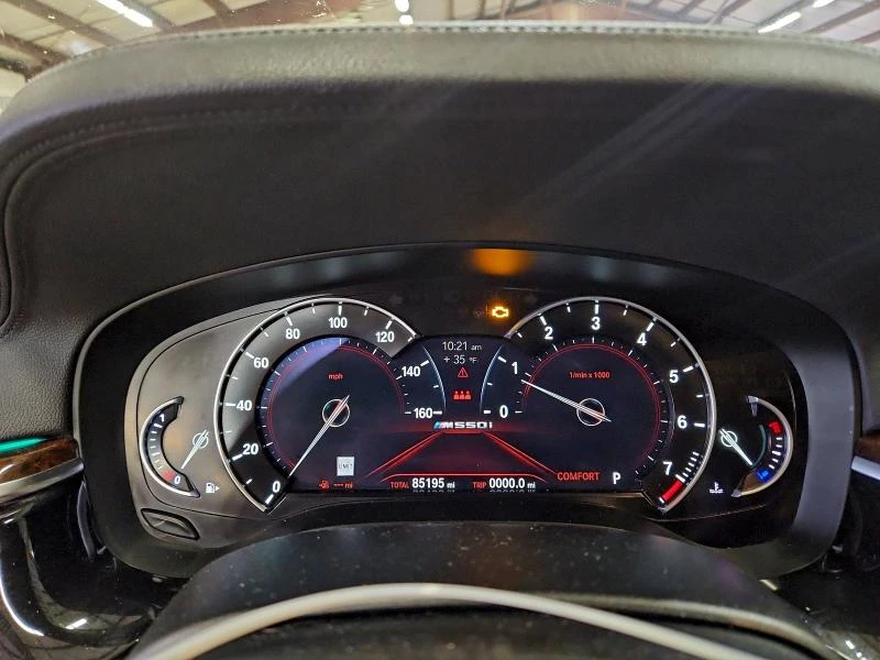 BMW 550 4.4L 8 All wheel drive, снимка 11 - Автомобили и джипове - 53077029