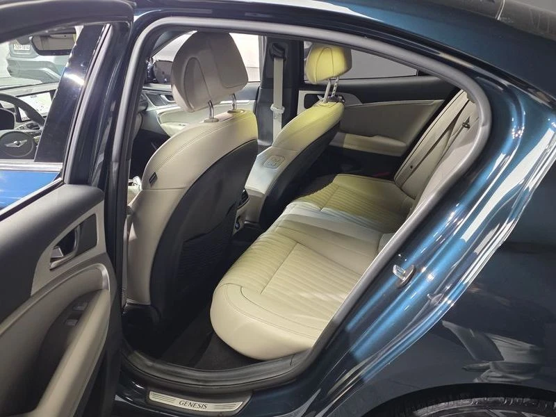 Genesis G70 2.0 Automatic, снимка 16 - Автомобили и джипове - 55598117