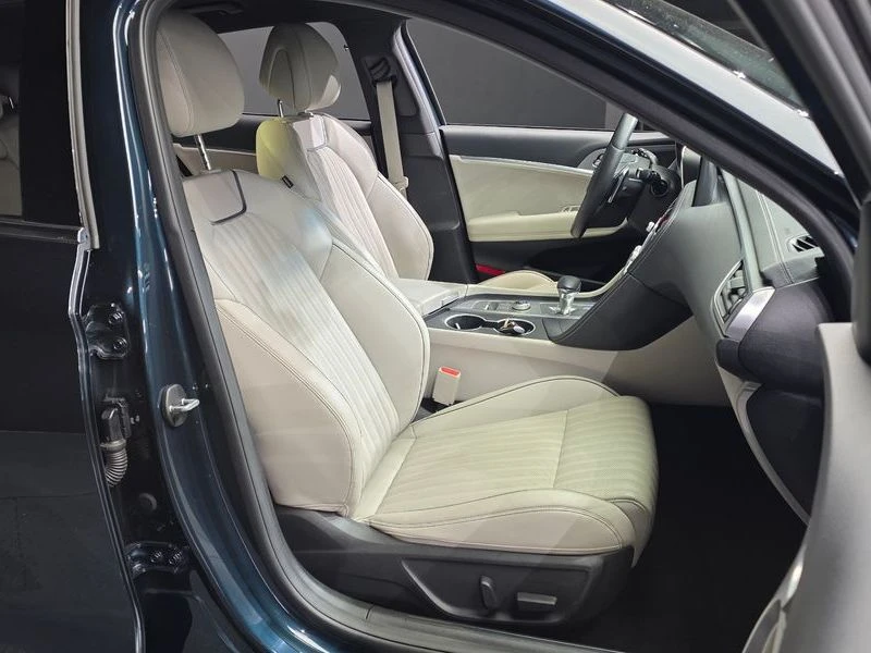 Genesis G70 2.0 Automatic, снимка 7 - Автомобили и джипове - 55598117