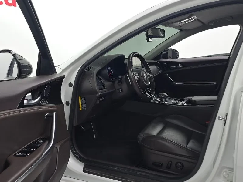 Kia Stinger 3.3 AWD GT - САМО 30% АВАНС, снимка 10 - Автомобили и джипове - 55998795