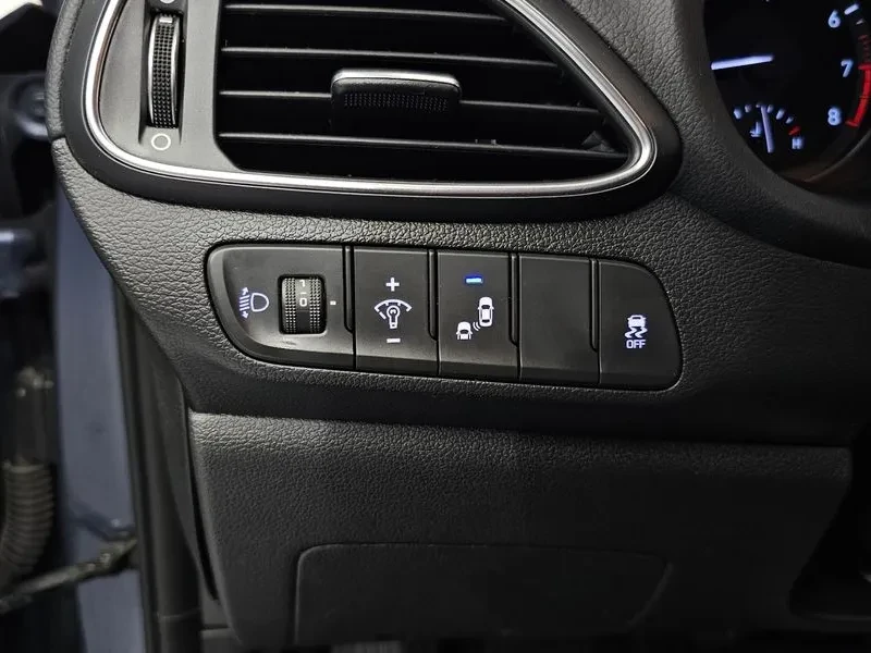 Hyundai I30 1.4 Turbo Style, снимка 14 - Автомобили и джипове - 56303961