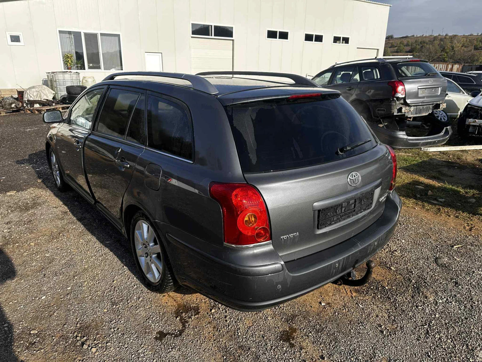 Toyota Avensis  2.2 D-CAT (177 к.с.) НА ЧАСТИ - изображение 2