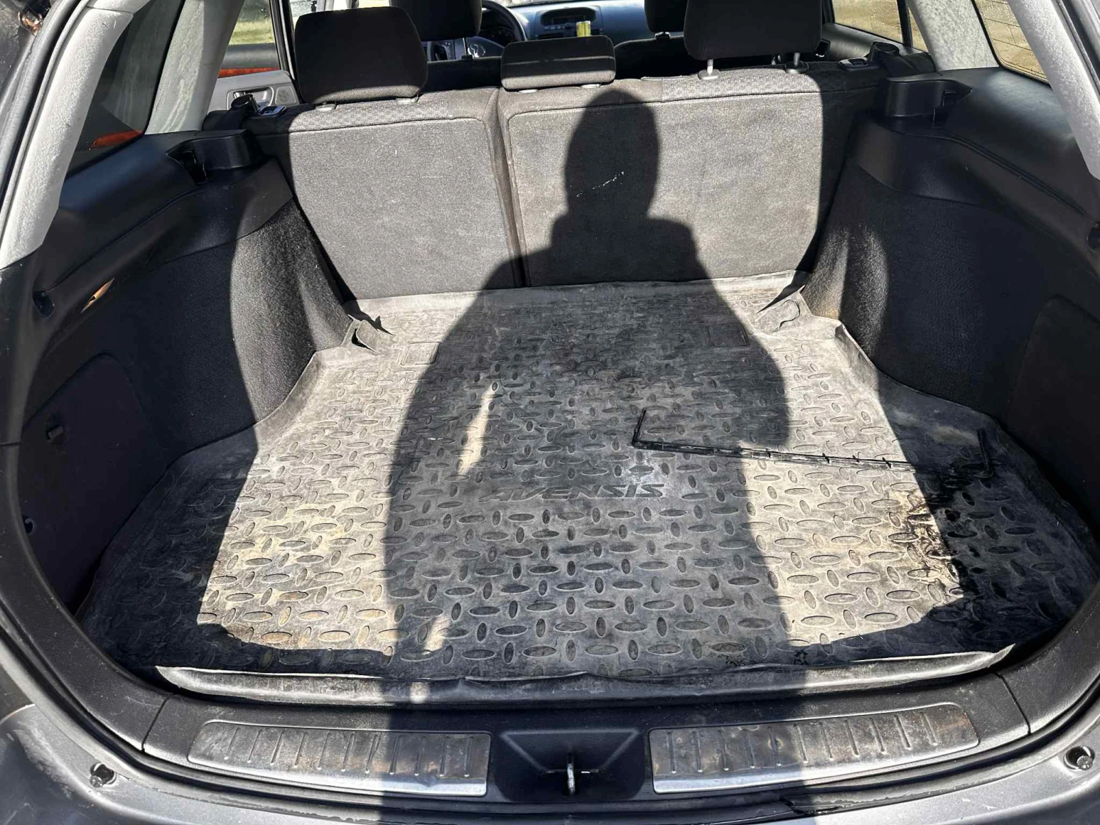 Toyota Avensis  2.2 D-CAT (177 �.�.) �� ����� | Mobile.bg � ����������� 12