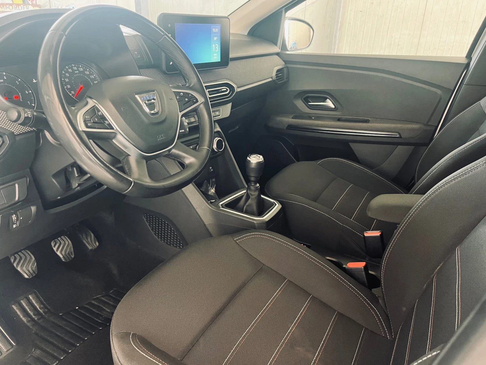 Dacia Jogger Extreme 1.0lpg, 7места, car play, key less - изображение 4