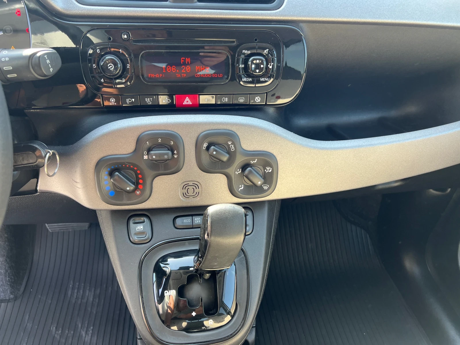 Fiat Panda 0.9i AVTOMATIK - изображение 10