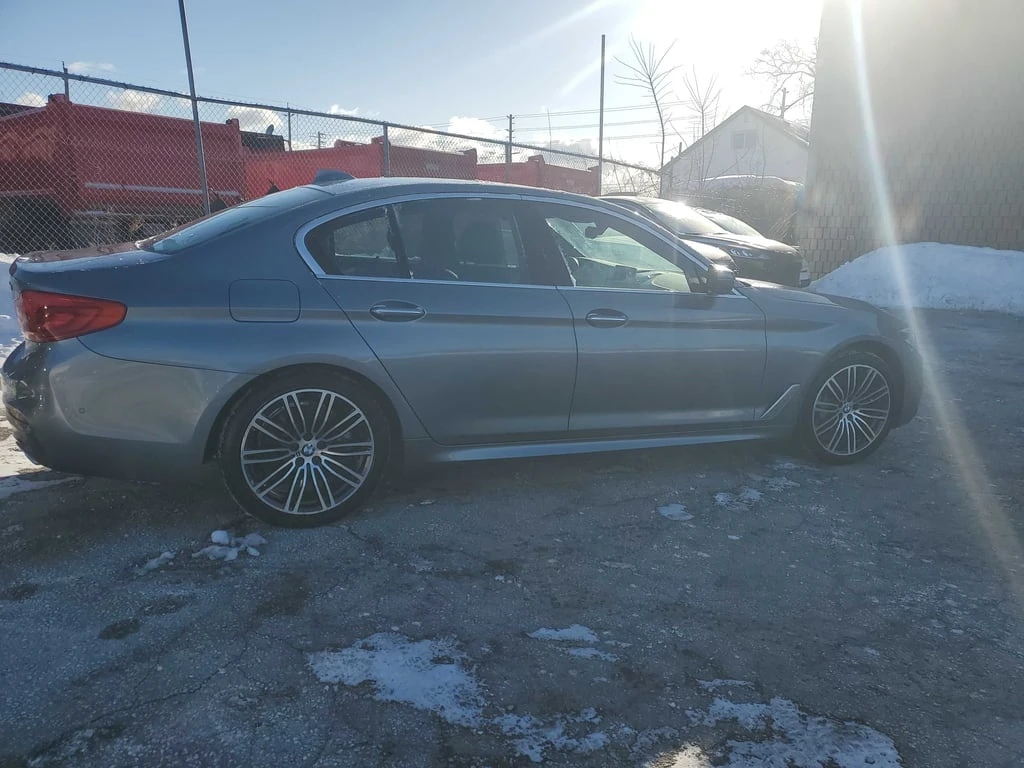 BMW 530 530i xDrive  CARFAX | Mobile.bg � ����������� 3