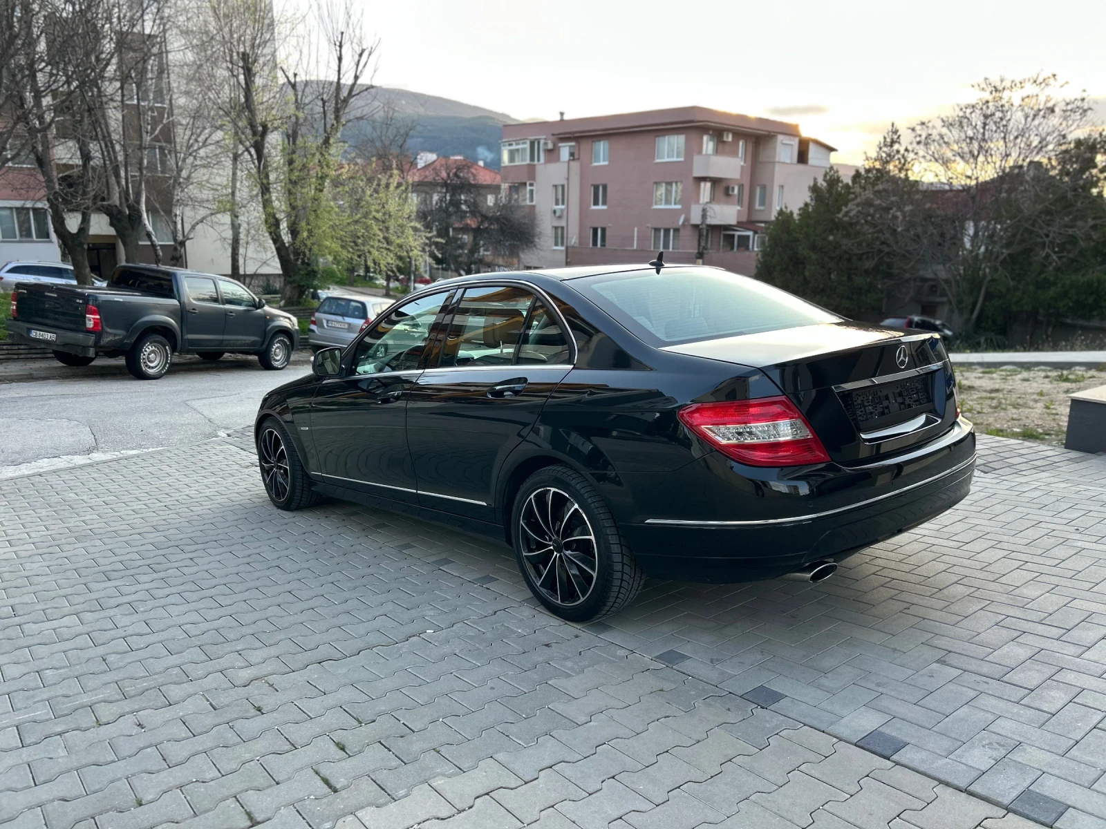 Mercedes-Benz C 220 CDI/AVANTGARDE/AUTOMAT/TOP!, снимка 4 - Автомобили и джипове - 54127909