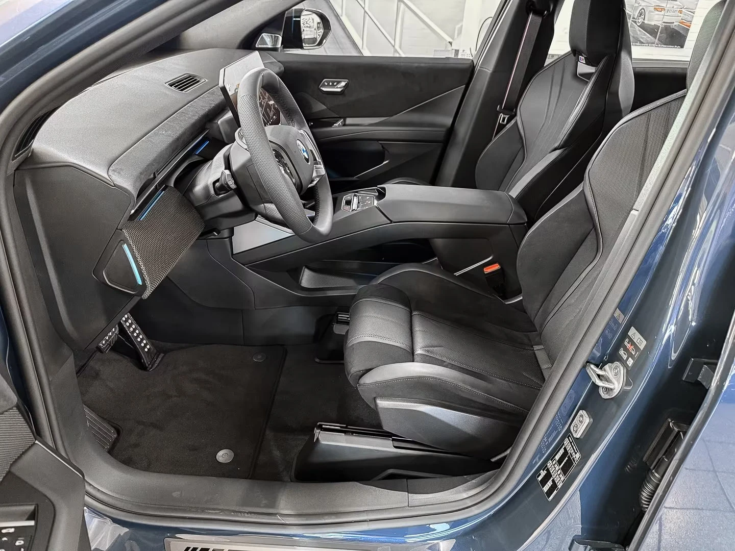 BMW iX3 50/xDRIVE/469HP/M SPORT PRO/22/HUD/PANO/360/526z, снимка 11 - Автомобили и джипове - 55135615