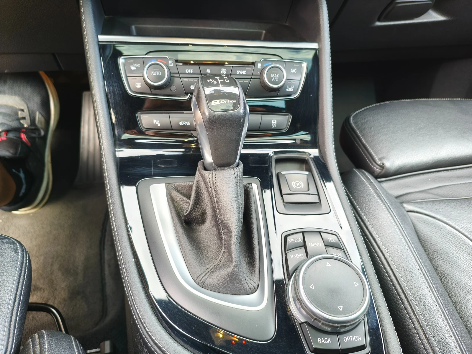 BMW 225 Luxury sport, снимка 13 - Автомобили и джипове - 55204168